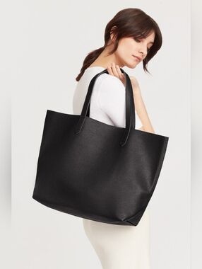 Cuyana Classic Black Pebbled Leather Tote Bag Handbag Travel Business Casual